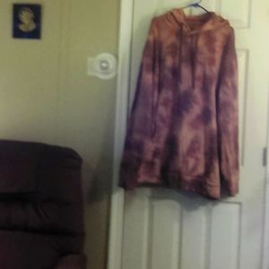 Hooded heavier sweatshirt with kangaroo pocket